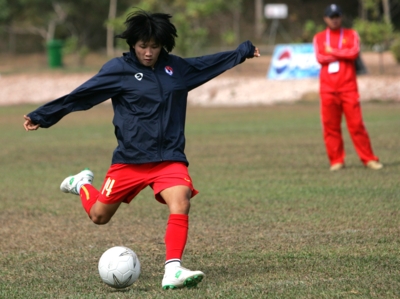 Đội nữ VN chú trọng sút xa